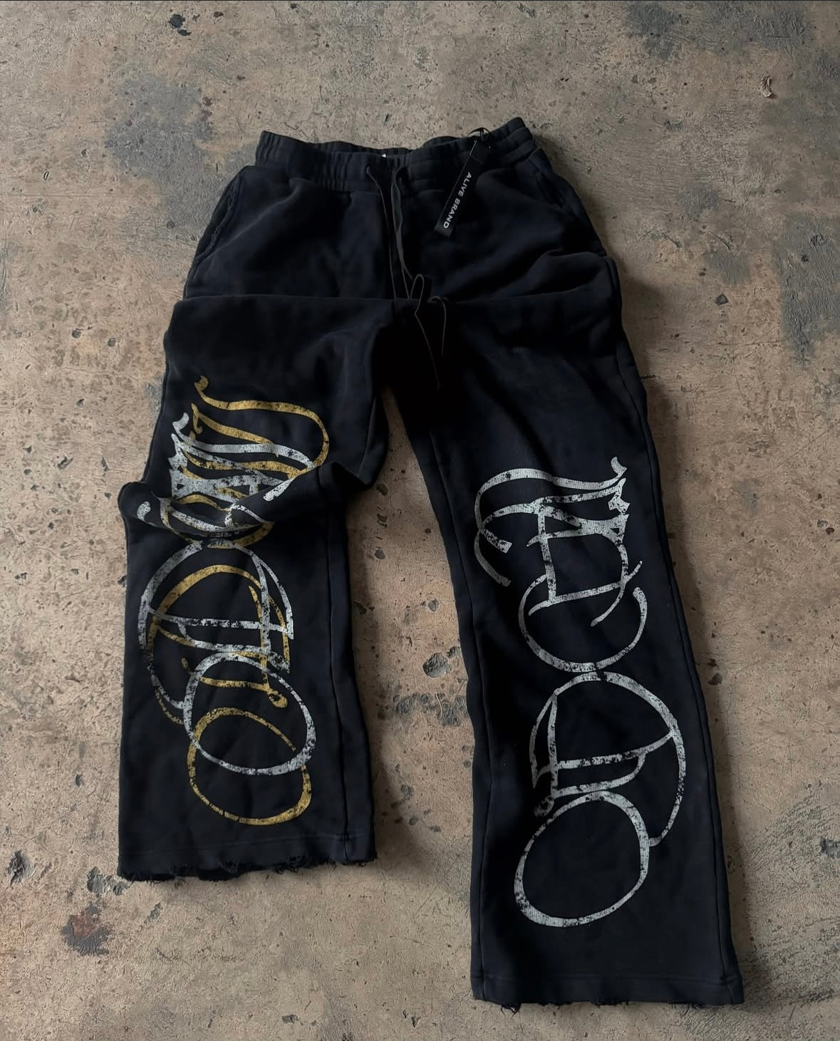 Old Crisis Alive Sweatpants